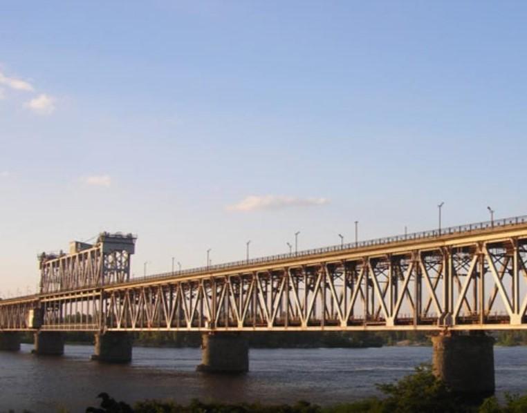 У Кременчуці ремонтуватимуть Крюківський міст: можливі обмеження руху
