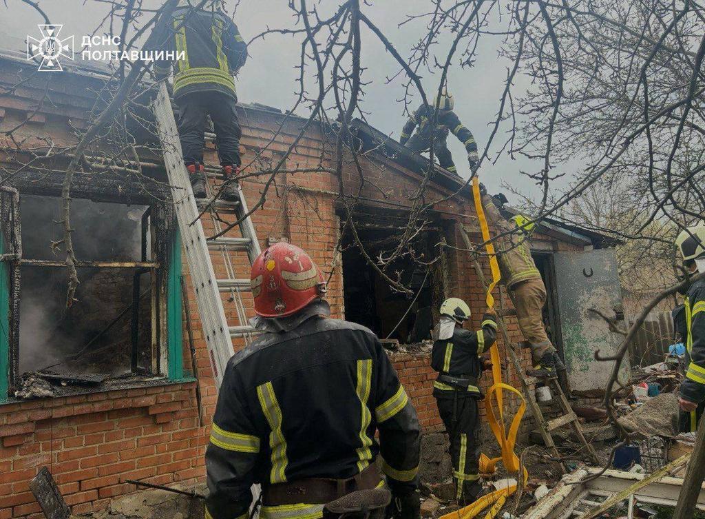 У Полтаві сталася пожежа в будинку: є постраждалий