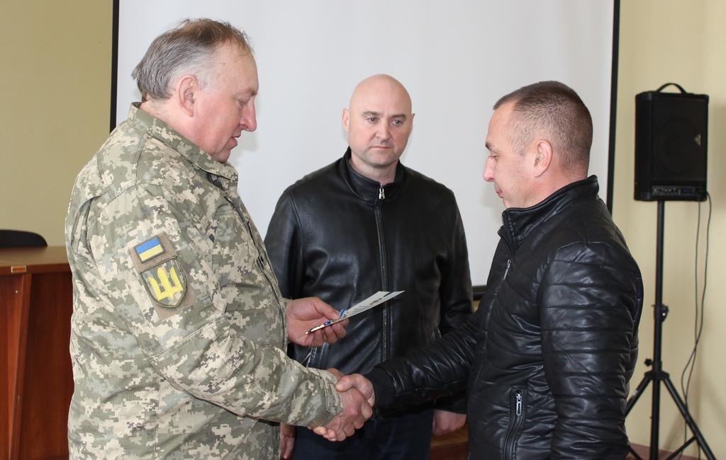 На Карлівщині нагородили «Комбатантським хрестом» молодшого сержанта