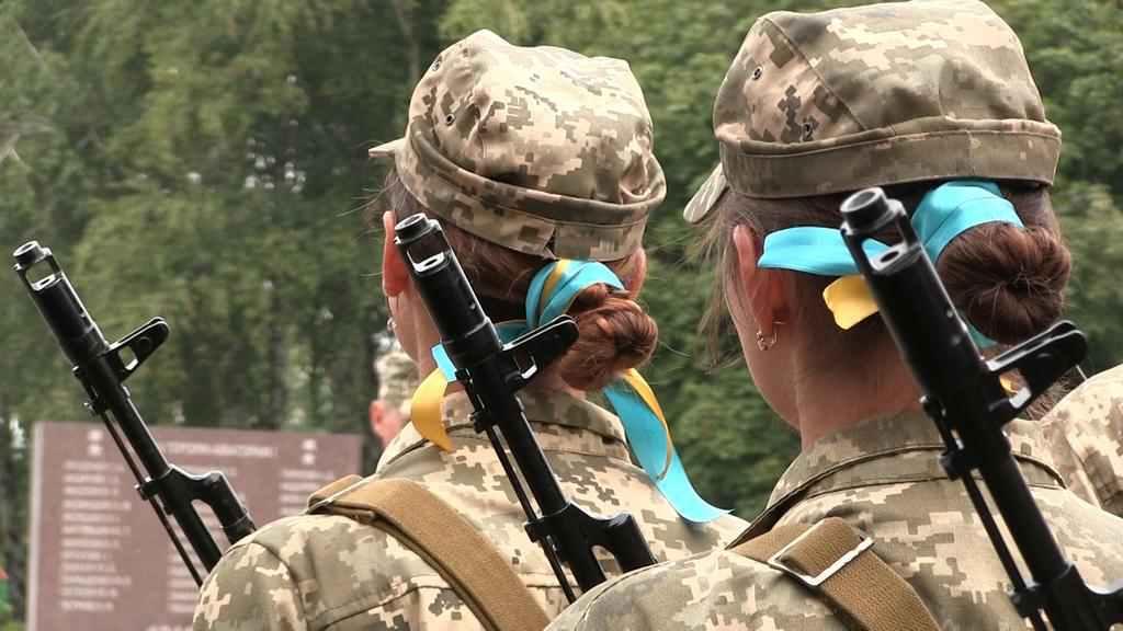 Сто майбутніх офіцерів запасу у Полтаві присягнули на вірність Україні
