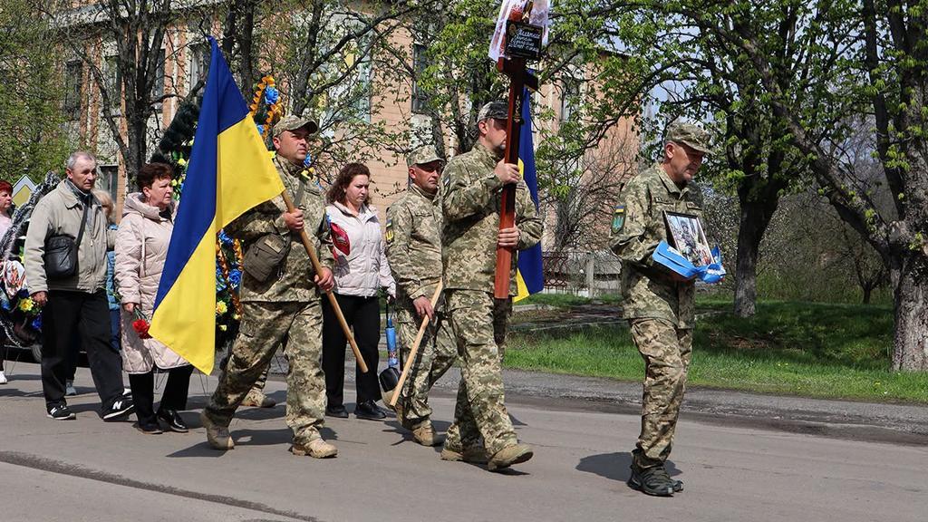 Кобеляки провели в останню путь свого земляка