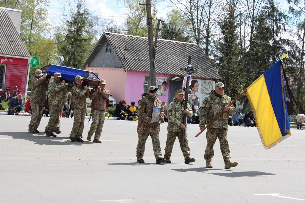 У Семенівці відбулося прощання з Героєм: Денис Баженов навіки у строю