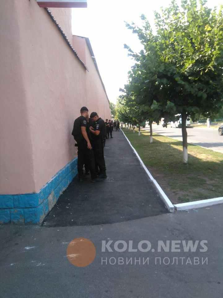 Озброєні люди біля полтавського СІЗО: що і чому відбувалося
