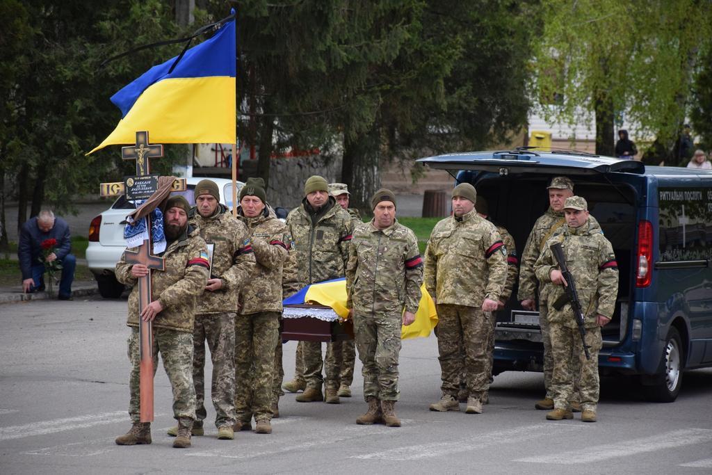 Через два роки після загибелі у Новосанжарській громаді провели в останню путь полеглого воїна