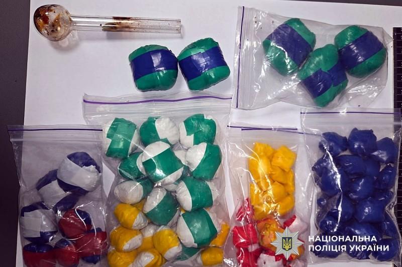 У Горішніх Плавнях затримали 24-річну наркозбувачку