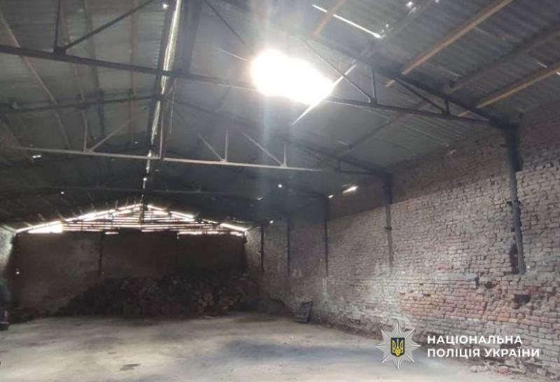  На Лубенщині чоловік упав із даху підприємства: поліція розпочала розслідування