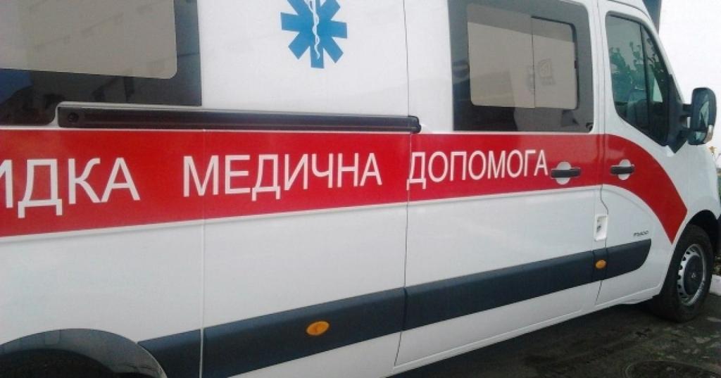 На Леваді 24-річна жінка впала з даху багатоповерхівки