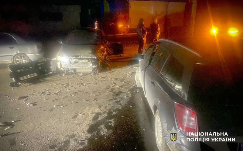 У Полтаві зіткнулися три автівки: двоє водіїв у лікарні