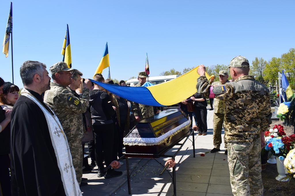 Великобагачанська громада провела в останню путь двох воїнів-земляків﻿