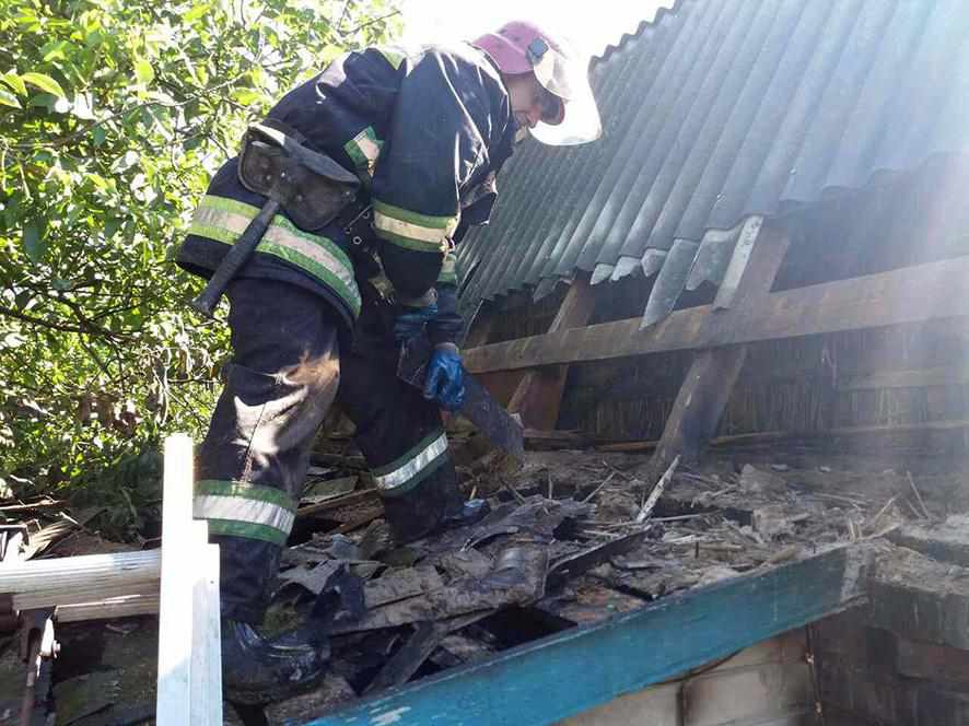 У Миргороді пожежа знищила вулики та півтонни меду