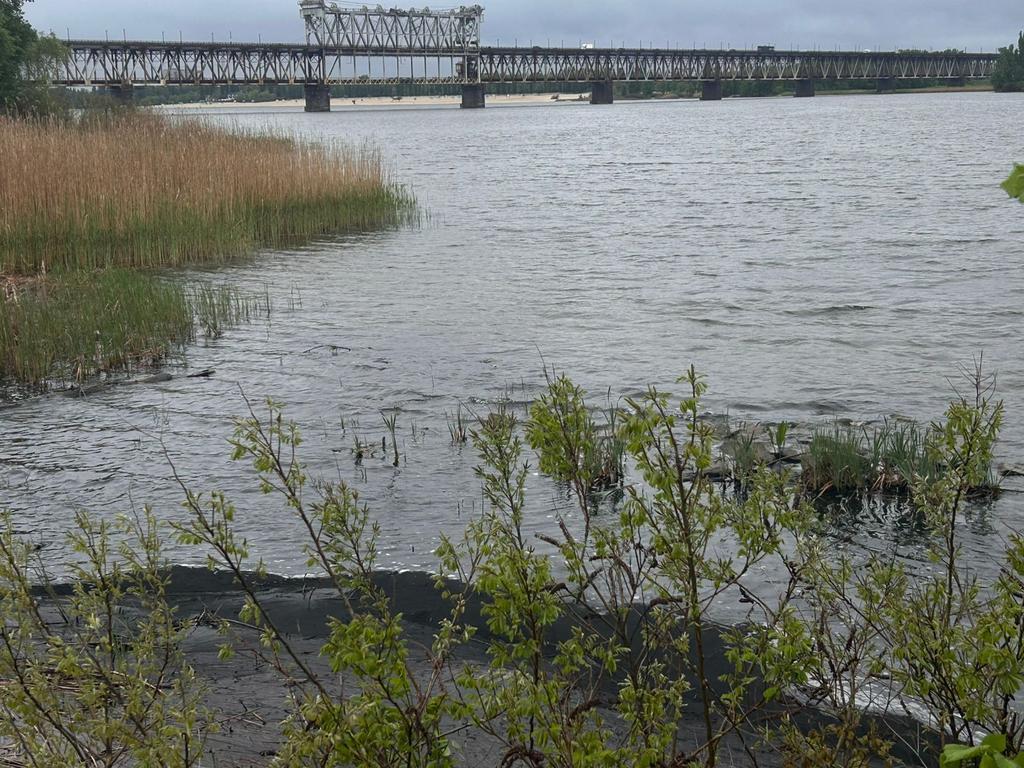 У Кременчуці на Дніпрі зафіксували невідому пляму