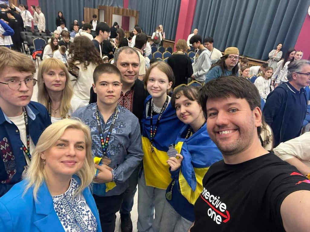 Полтавські школярі здобули срібні нагороди на міжнародному конкурсі INFOMATRIX у Румунії