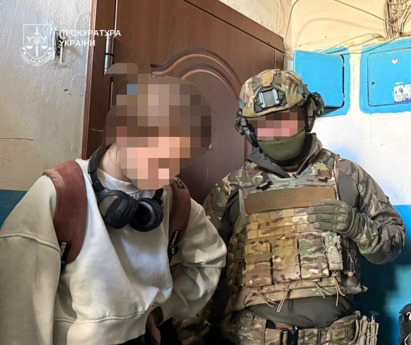 У Полтаві затримали 23-річну дівчину за збут наркотиків поштою