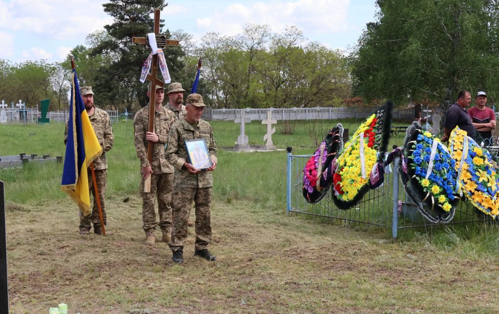 Білицька громада провела в останню дорогу військовослужбовця Тевельова Олександра