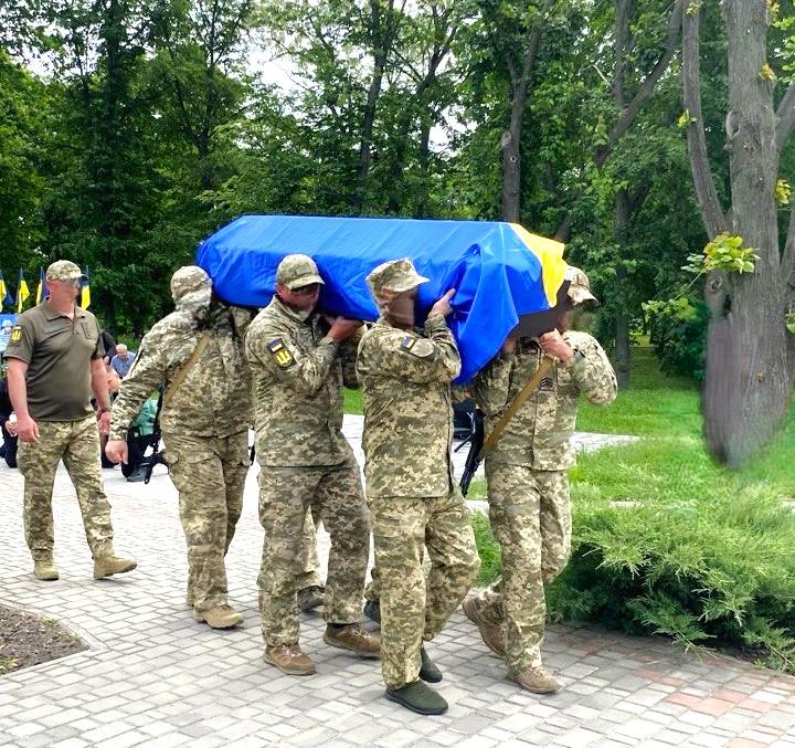 Глобинська громада провела в останню путь двох полеглих земляків