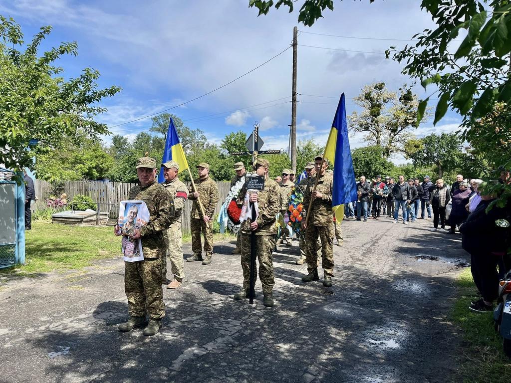 У Великосорочинській громаді провели в останній путь Захисника Юрія Зайця