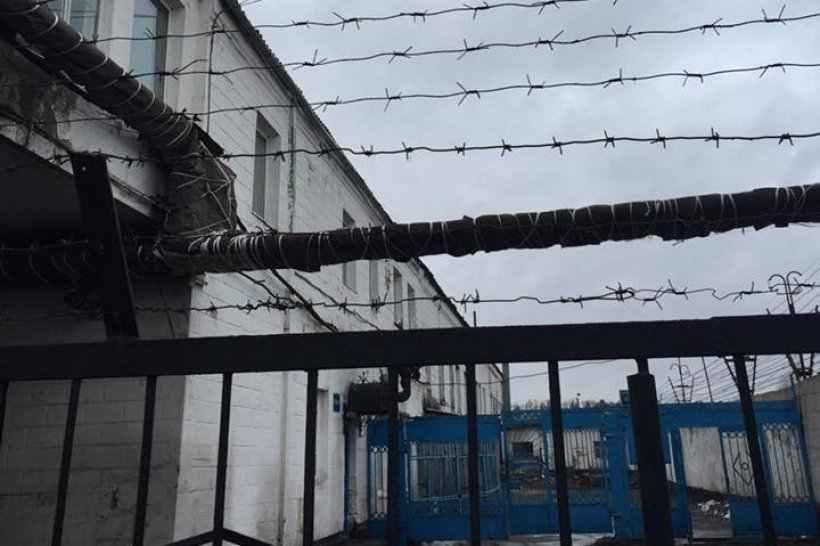 Перевірка в колоніях Полтавщини: в’язні мають заборонені речі та працюють понаднормово