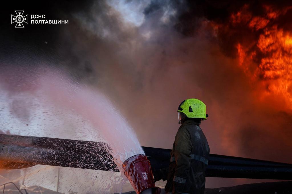 Ворожий БпЛА влучив у промислове підприємство у Полтавському районі