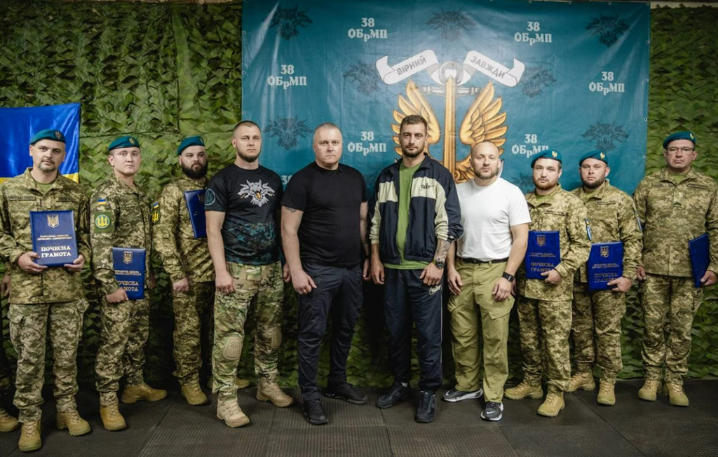 Віталій Дяківнич разом із командою Полтавської ОВА передали мототехніку морпіхам