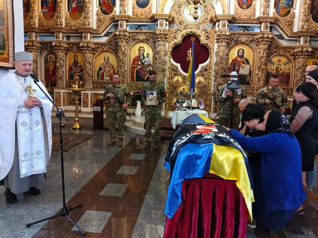 У Полтаві попрощалися з полеглим захисником Артуром Цепком