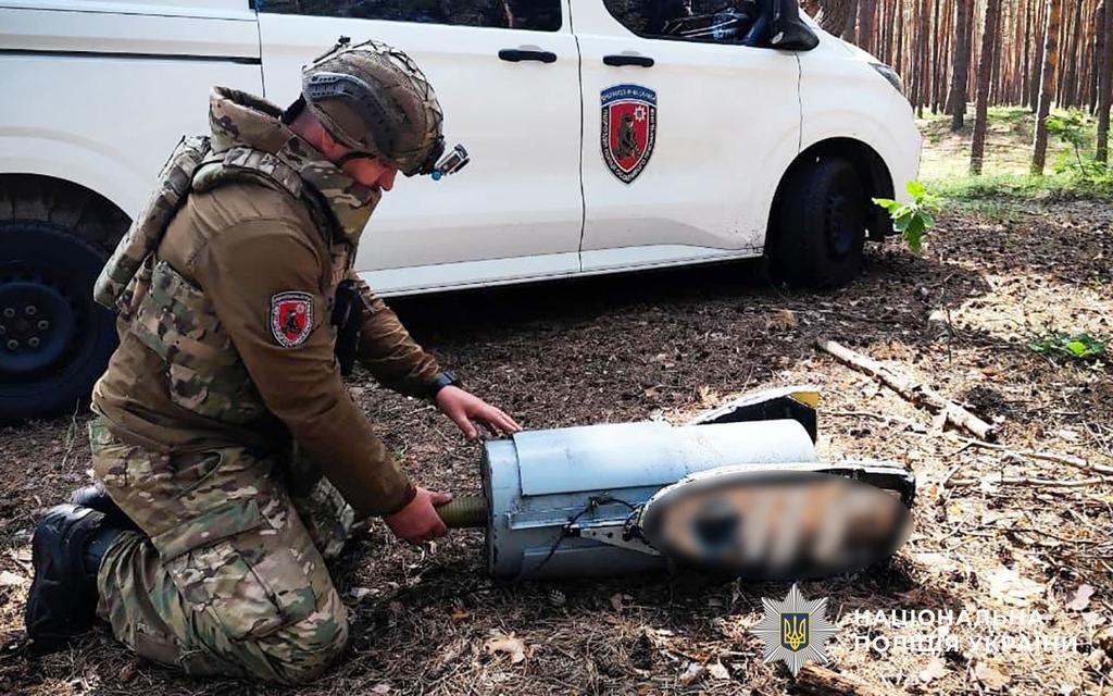 Вибухотехніки знешкоджують небезпечні знахідки після російських обстрілів на Полтавщині