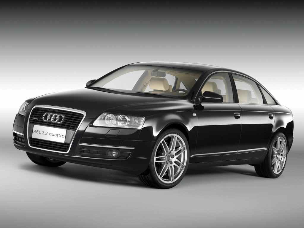 У Полтаві на Подолі горів автомобіль Audi