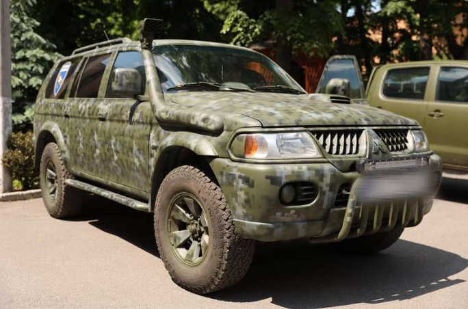 Полтавська митниця викрила схему незаконного ввезення авто під виглядом допомоги ЗСУ