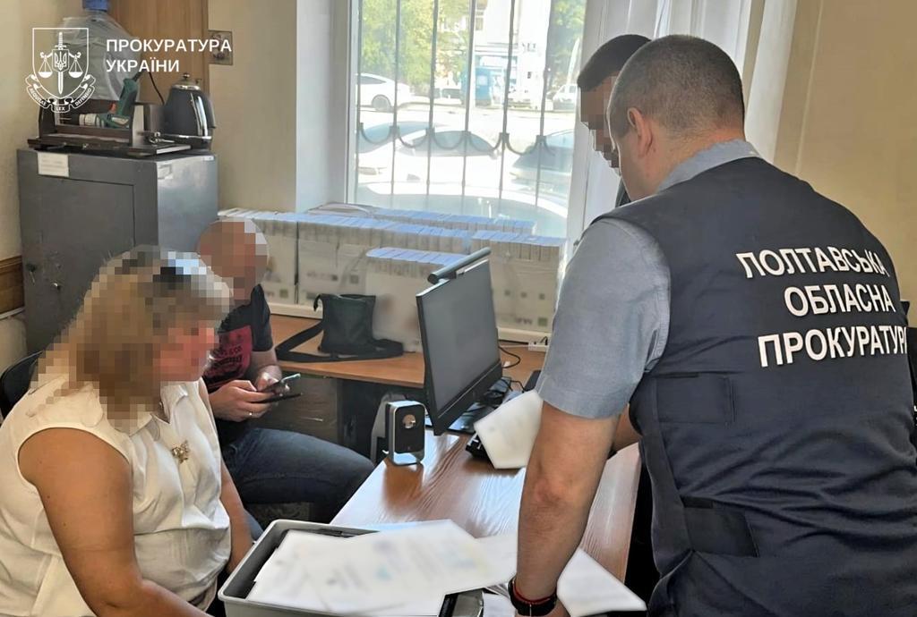 У Полтаві ексбухгалтерку лікарні підозрюють у розтраті майже 13 млн. грн