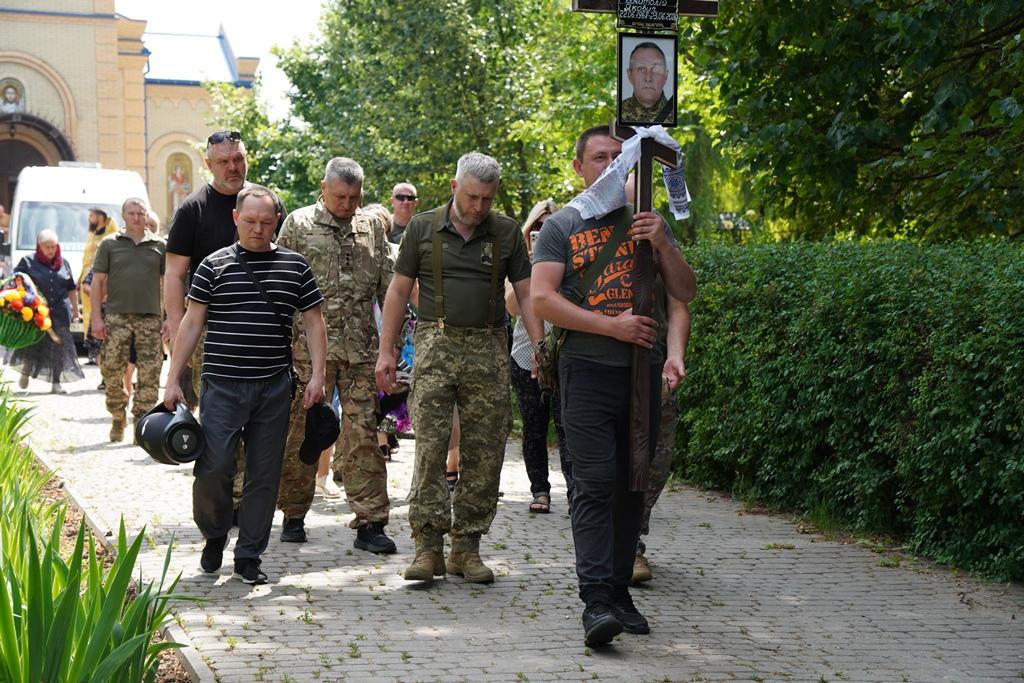 Щербанівська громада провела в останню путь ветерана російсько-української війни Анатолія Мамчича