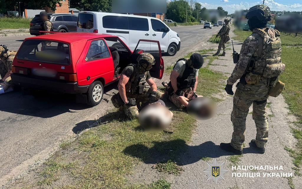 У Полтаві затримали 27-річного чоловіка за торгівлю зброєю