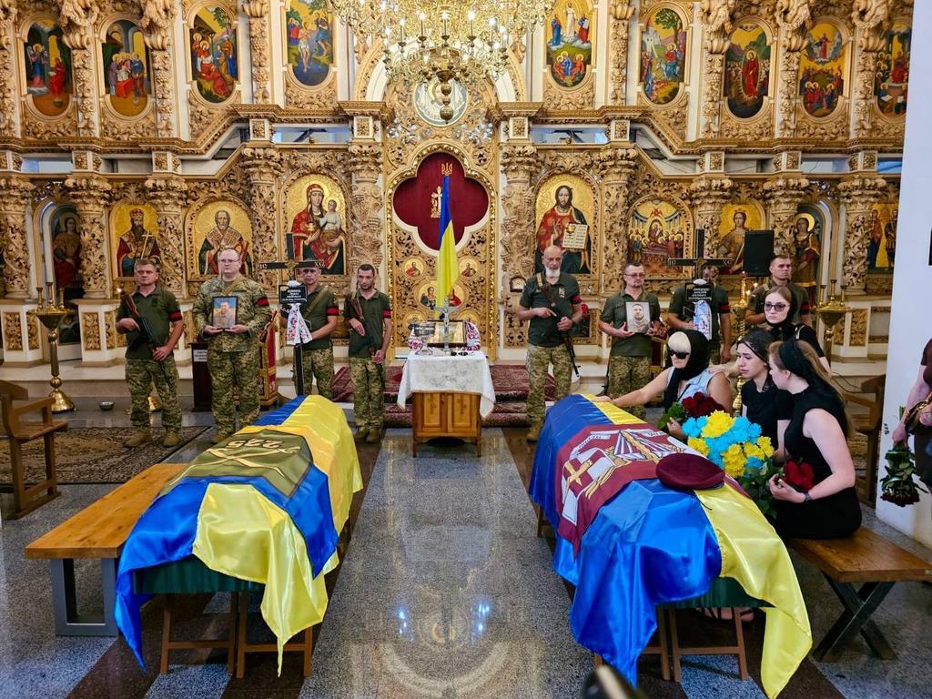 У Полтаві попрощалися із двома полеглими захисниками України