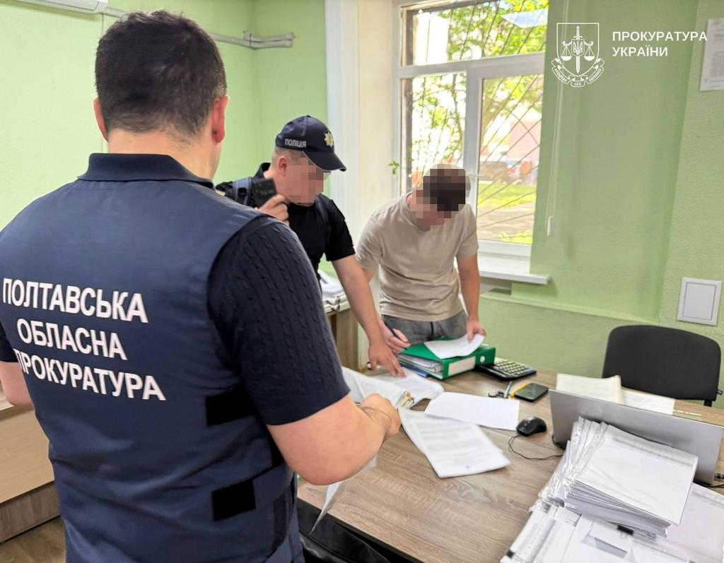 На Полтавщині посадовця підозрюють у службовій недбалості через ремонт дороги за 17 млн грн