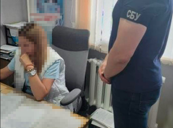 На Полтавщині правоохоронці викрили схему фіктивного стаціонарного лікування: трьом медикам повідомили про підозру  