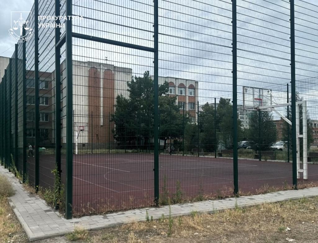 Експосадовця Полтавської міськради засудили через збитки понад 570 тисяч гривень під час будівництва спортмайданчика