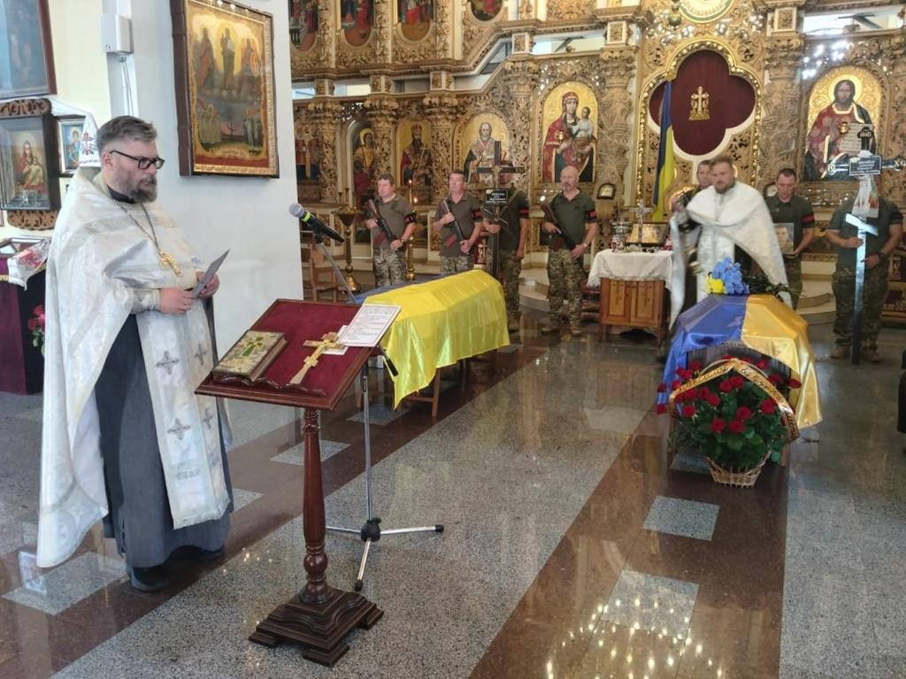 У Полтаві попрощалися із полеглими захисниками Максимом Шмуйлом та Олегом Васильцем