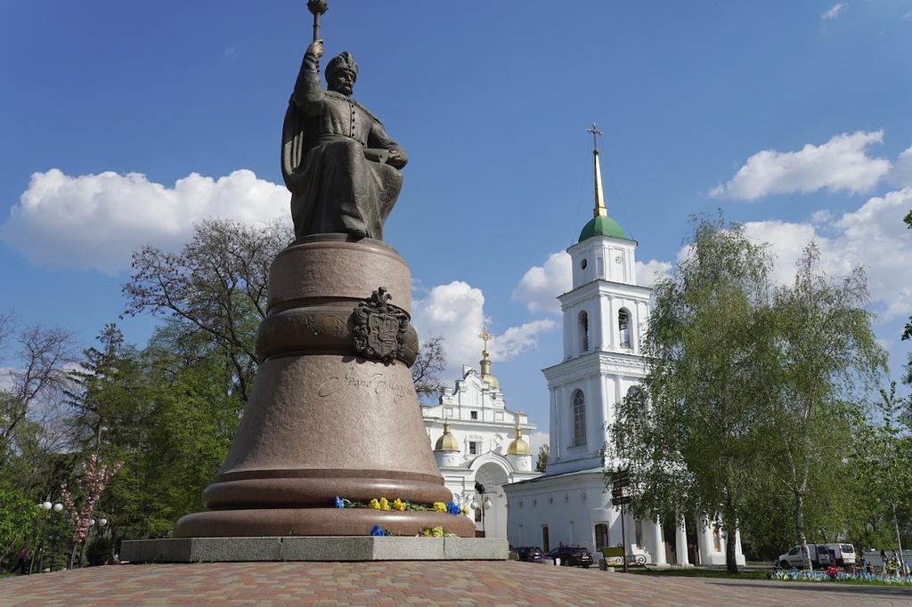 До Дня Державності у Полтаві організують пішохідну екскурсію містом