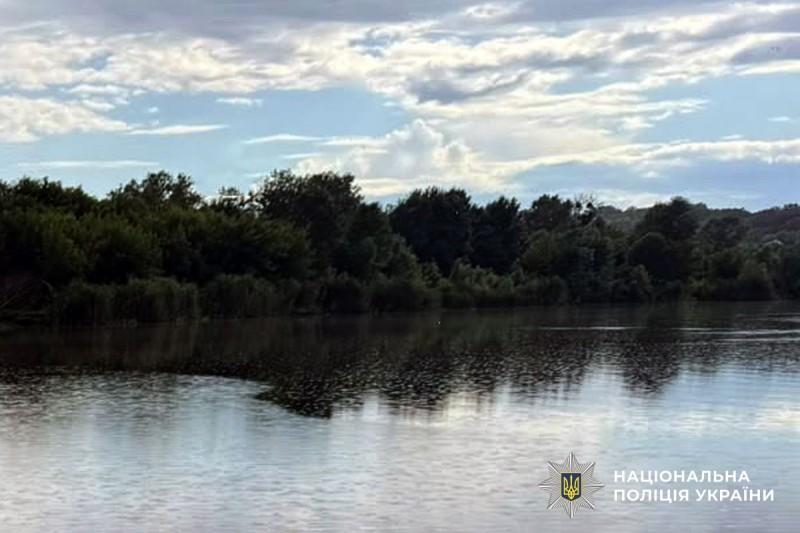 В Сенчі під час відпочинку на водоймі загинув чоловік