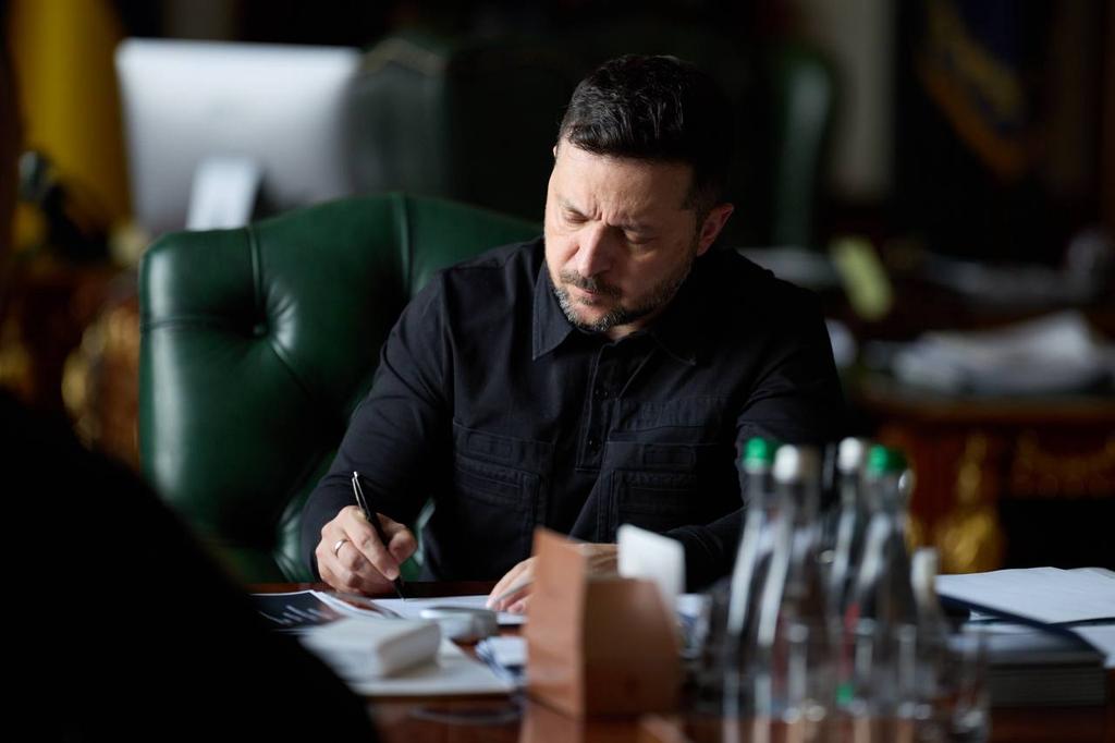 Президент нагородив трьох жителів Полтавщини з нагоди Дня Української Державності