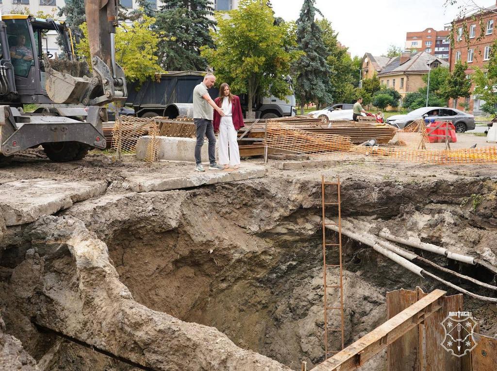 Фіксуємо обіцянку влади? Найбільше провалля у Полтаві ліквідують до кінця липня