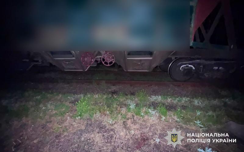 Піднялись на дах вантажного вагону: двоє підлітків у реанімації