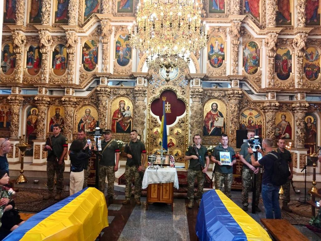 Сьогодні Полтавська громада попрощалася із Захисниками України