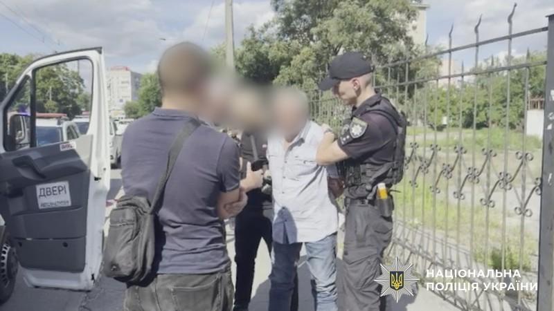 У Кременчуці взяли під варту чоловіка, який поранив ножем двох пасажирів маршрутки