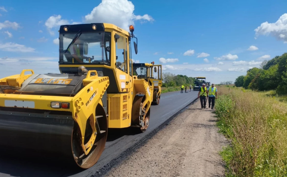 Дорожники відремонтували понад 38 тисяч квадратних метрів автошляхів на Полтавщині