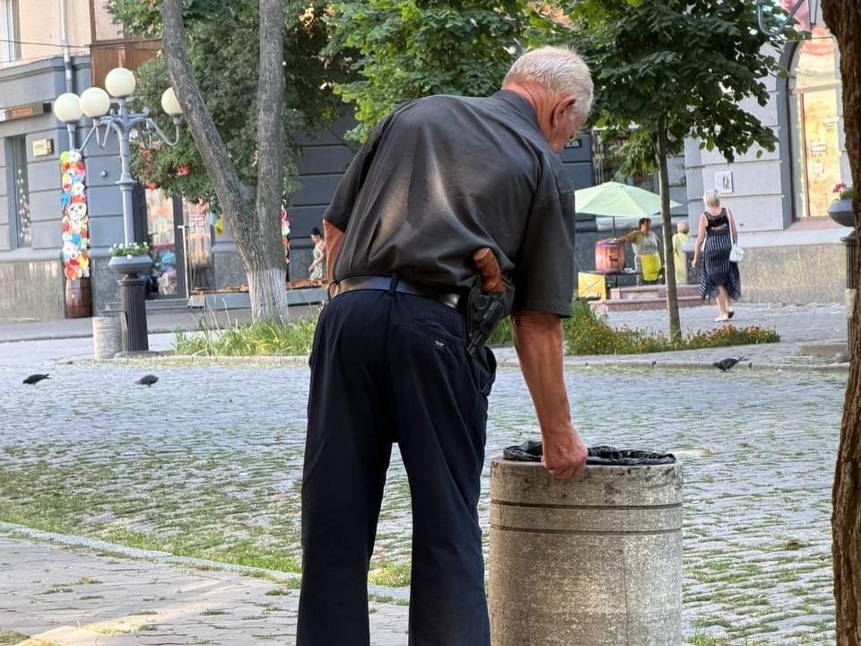 У Полтаві розшукують чоловіка зі зброєю