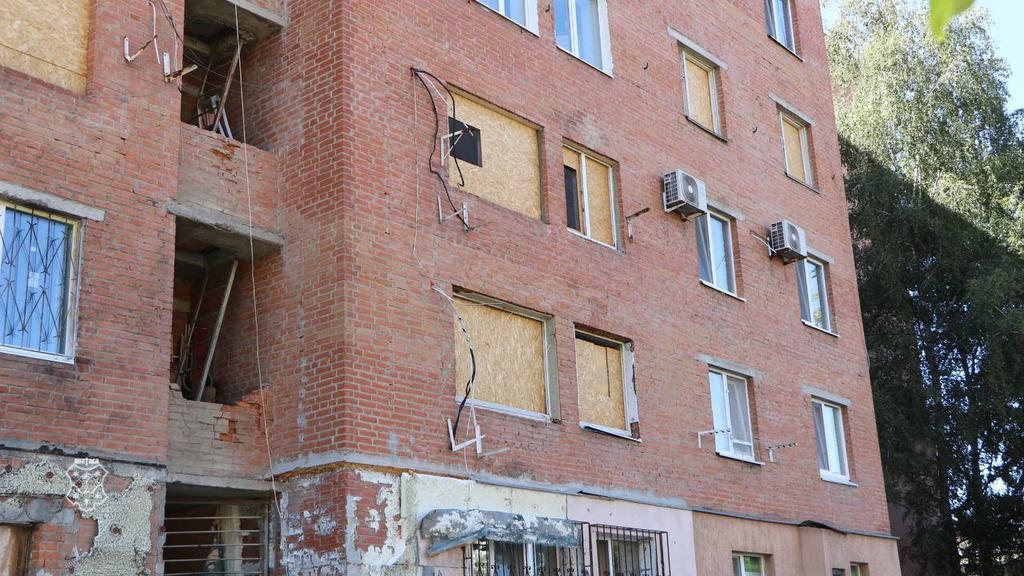 У Полтаві відновлюють будинок, пошкоджений внаслідок російського обстрілу