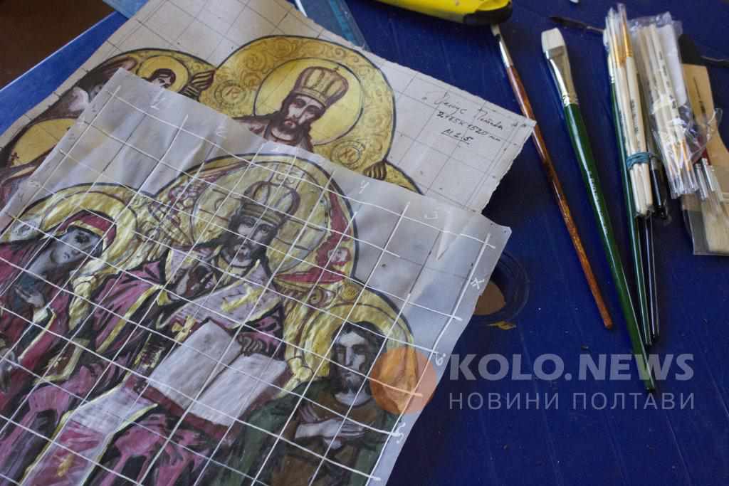 Львівський художник під Полтавою пише найбільшу ікону для собору та навчає дітей. ФОТО
