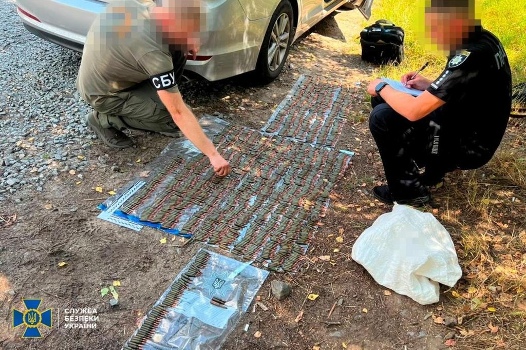 На Полтавщині затримали чоловіка, який продавав трофейну зброю