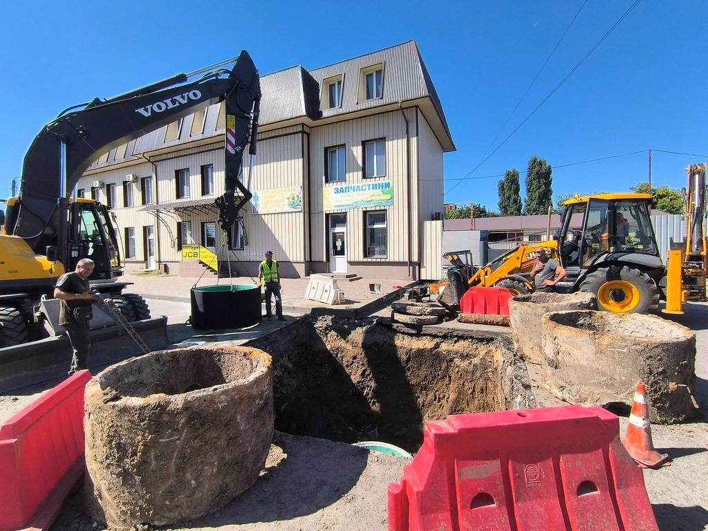 У Полтаві реконструюють каналізаційний колектор: вже замінили 300 метрів мережі