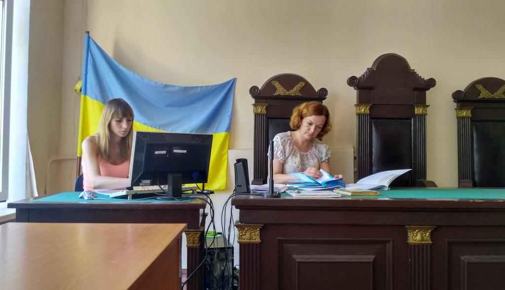 Ціна гідності: розгляд судового спору між депутатами Полтавської облради знову перенесли