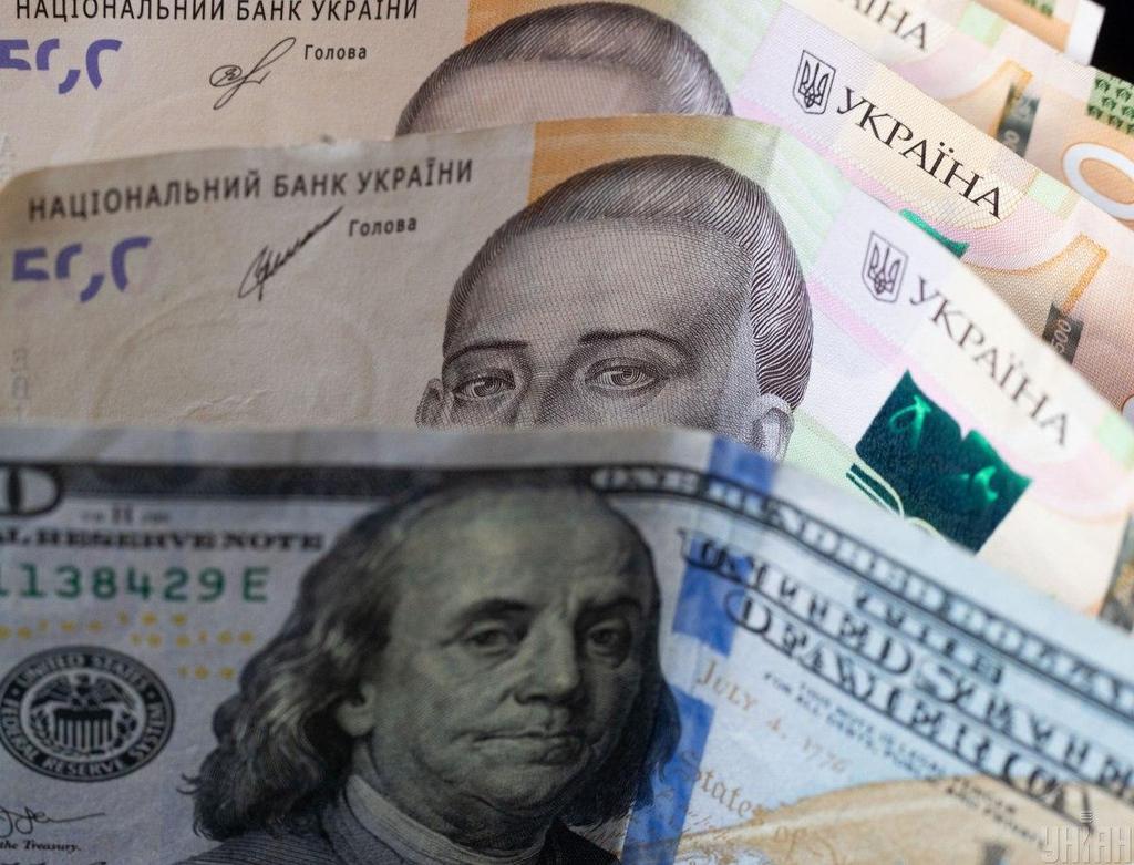 Осінь посилила тиск на гривню: банкір оцінив ризики для курсу